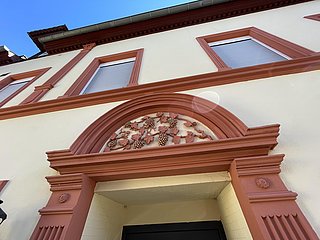 Weintrauben vor der Tür